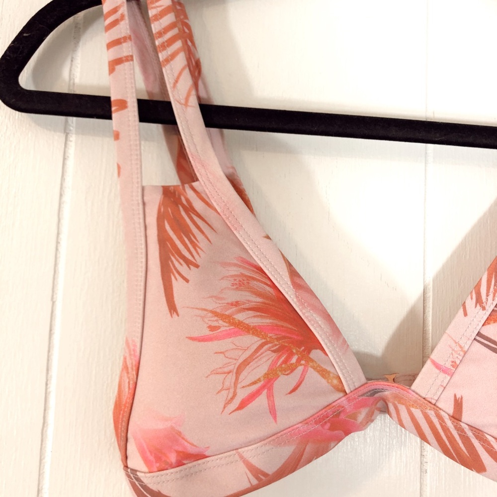 NWT Floral Bikini Top!! - Picture 3 of 5